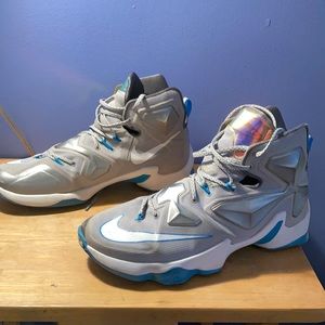 Nike Men’s Lebron XIII Basketball Shoes (Size 11)